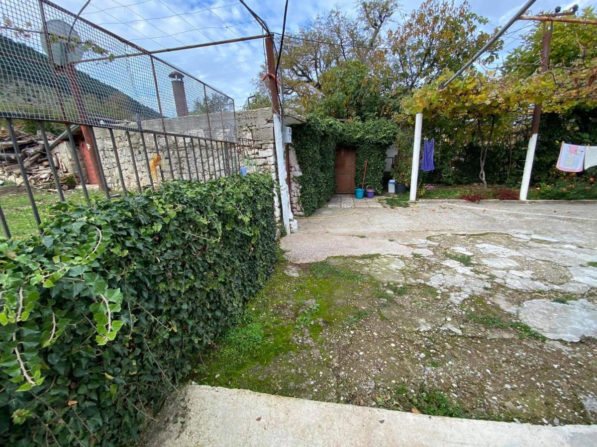 Отель Progon House Tepelene Экстерьер фото